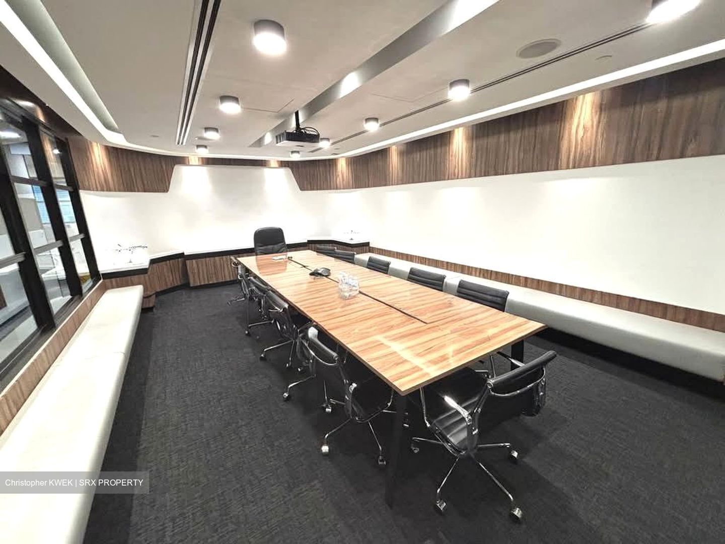 United Square (D11), Office #549026351